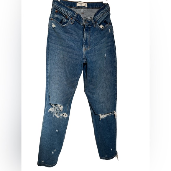 Abercrombie and fitch the mom high rise jeans. - Picture 3 of 4